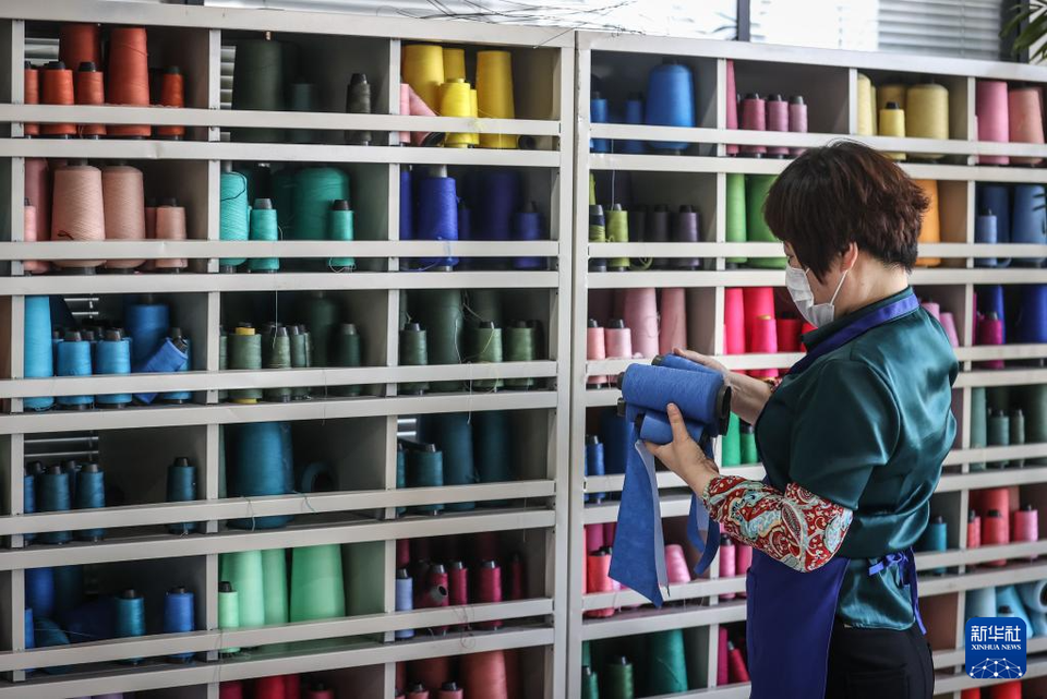 中国经济样本观察·县域样本篇丨东北一座海滨小城，年均生产1.7亿件（套）泳装销全球