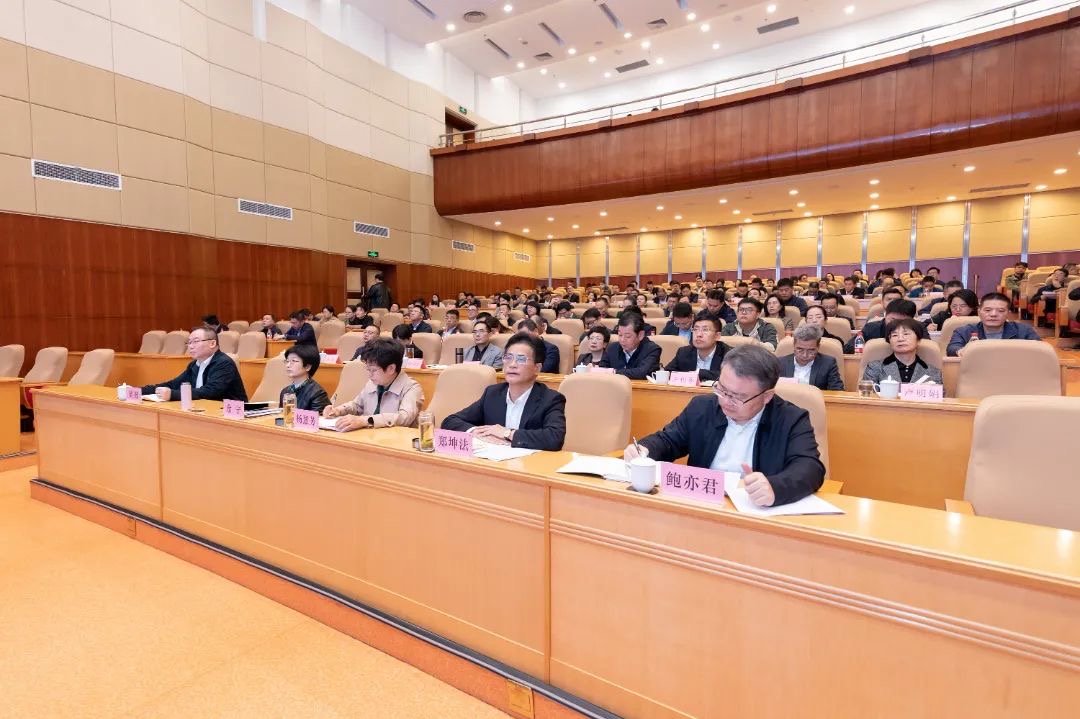 聚焦人民政协政治优势与履职发展 宁波鄞州区委理论学习中心组会议暨区政协“和合讲堂”举行