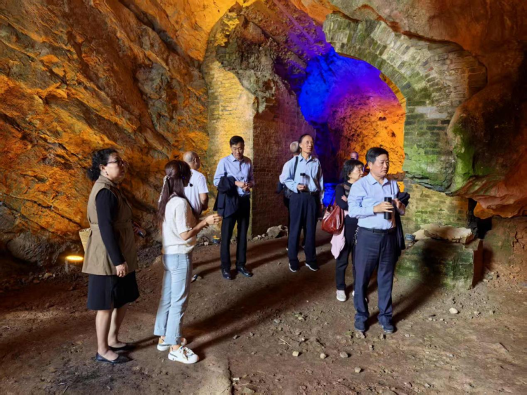 把课堂搬到现场 用发展写满答卷——湖南安化中青年干部培训班纪实_fororder_图片6