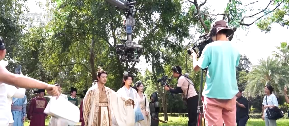 看各地文旅消费热潮涌动 读懂“假日经济”里的“活力中国”