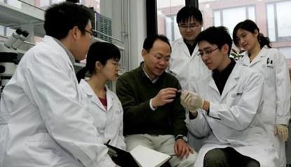 中医药AI大模型如何构建？生物芯片如何诊断？全球医疗鸿沟如何弥合？——听全国人大代表、中国工程院院士程京为你讲述_fororder_２１