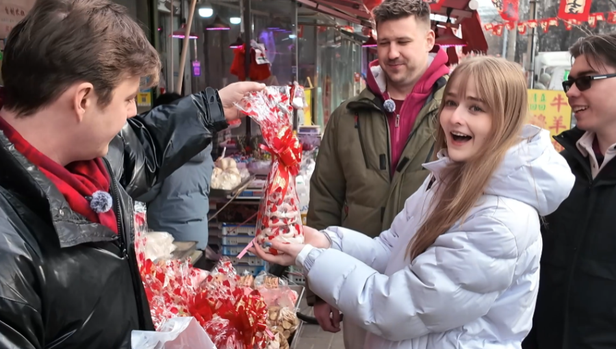 老外遇上中国年 | 从新鲜到“倍儿好” 匈牙利友人探寻中国春节的文化密码