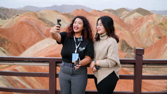 【活动急稿】“丝路IP 机遇中国”|外国网红博主“遇见”张掖 在色彩绿意间读懂戈壁水乡智慧