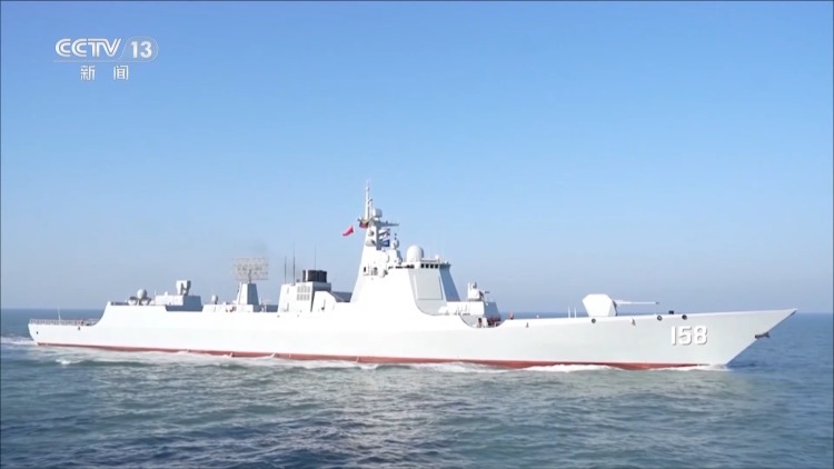 视频丨中国军舰穿越国际水道引外媒关注 专家：完全符合国际法