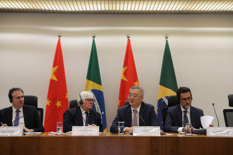 首届中国—巴西法律研讨会在巴西利亚举行_fororder_32edc7662ca4406c9cd6e8c3e350e21a