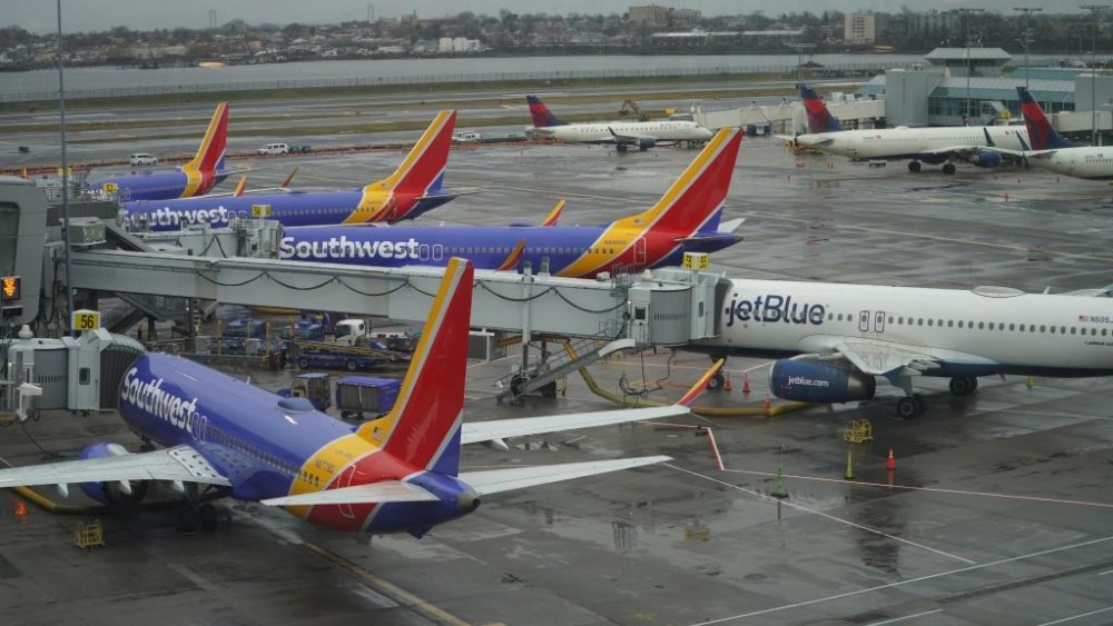 机票调价、取消航班……全球多家航司紧急应对燃油涨价