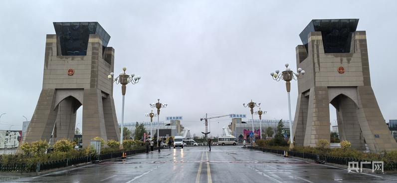 万人说新疆丨五湖四海聚新疆 看蓬勃发展“新”魅力