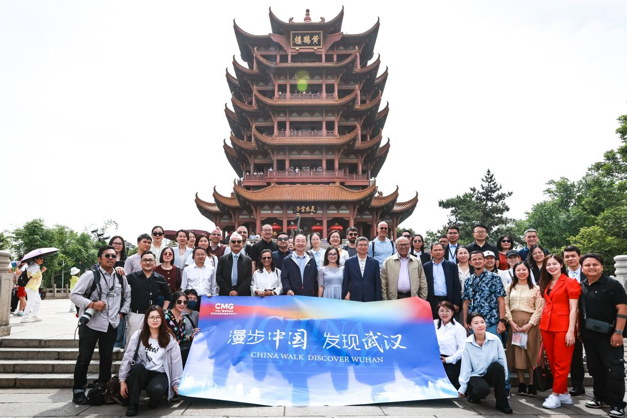 2025年“漫步中国”活动在武汉启动  中外媒体共赴发现之旅_fororder_10
