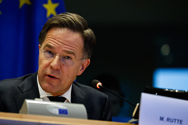 北约秘书长：“欧洲防务自主”纯属做梦