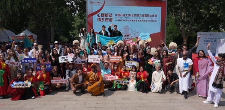 遇见中国丨这位土库曼斯坦教师把“绿色中国”搬进课堂