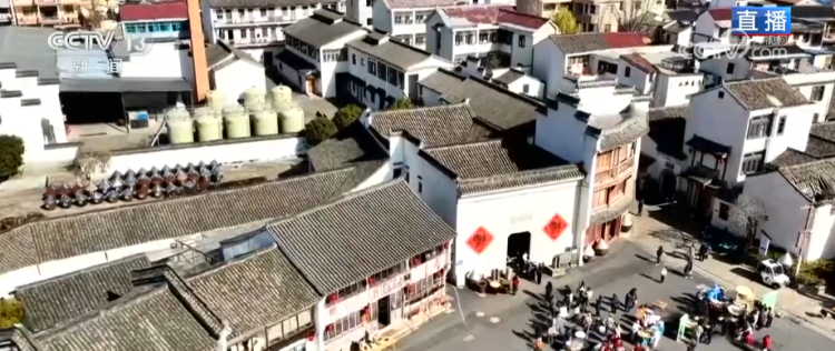 新年伊始消费升温年货市集火热 “顶流”美食满足味蕾活跃经济