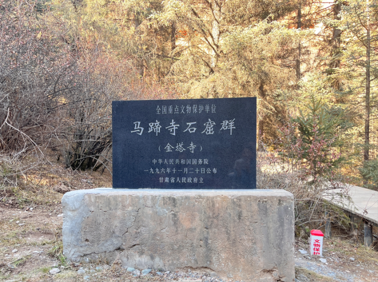 【何以中国·壁画里的中国】一位守窟人的二十年：与孤寂为伴，以赤诚守护“国宝”