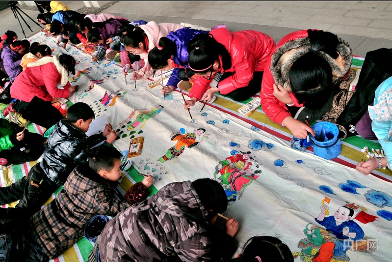 年味里的中国|“非遗”年画绘新春
