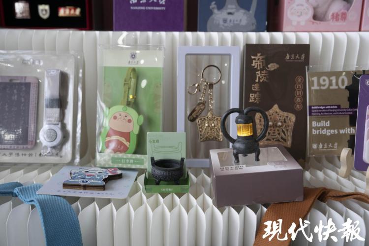 文化中国行 | 从博物馆展柜到年轻人的书包，文物正在“活”起来