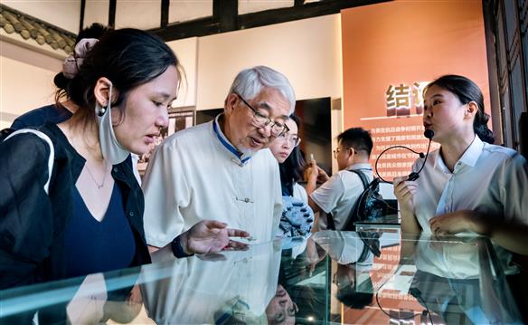 追寻抗战记忆：两岸同胞走进自贡抗日献金运动陈列馆_fororder_05