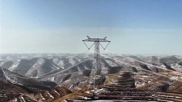 First Helicopter Live‑Line Operation Completed on Hami–Chongqing ±800 kV Kunyu Line_fororder_ca63208e192f836b4f1d893c58dbe5ef