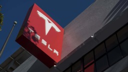 特斯拉将召回美国市场近21.9万辆汽车_fororder_20250802165952011