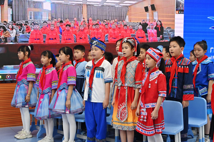 “孩子们成长得更好，是我们最大的心愿”——以习近平同志为核心的党中央关心少年儿童成长和少先队工作纪实