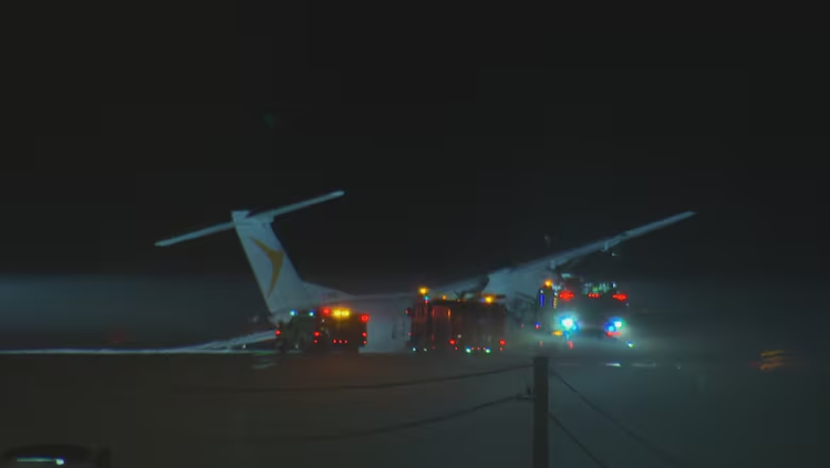 加拿大航空一架客机着陆时起火 无人员伤亡