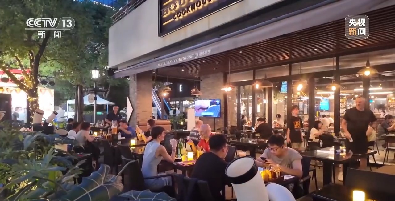 从买商品到买服务 提振消费有哪些新的做法和思路？