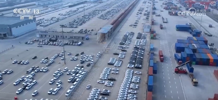 新能源汽车→油泼面、立柱架梁→联通万里，“钢铁驼队”有新变！