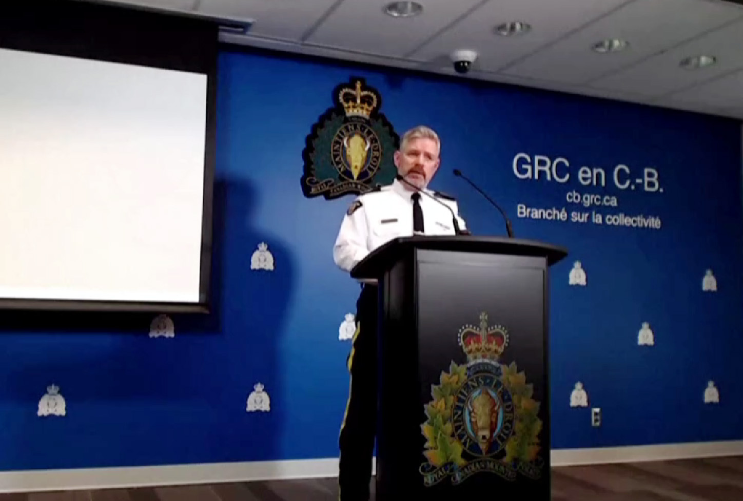 加拿大警方更正校园枪击案死亡人数 总理卡尼称枪击案空前残酷