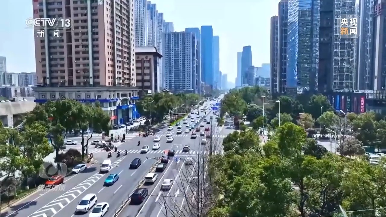 焦点访谈丨“四稳”后的新政策“组合拳”，给出应对当下挑战的精准答案