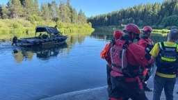 美国游客漂流遇险 2人死亡1人失踪