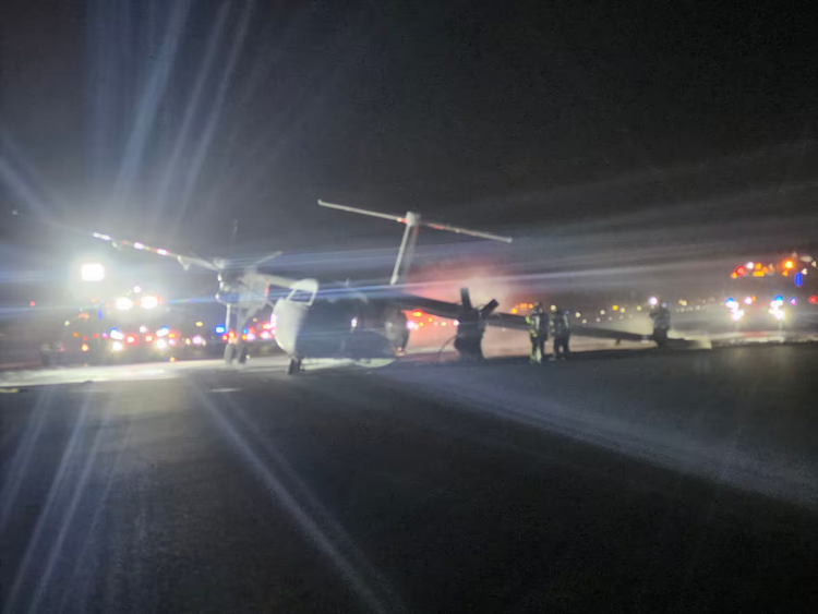 加拿大航空一架客机着陆时起火 无人员伤亡