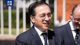 西班牙外交大臣会见希腊外长 谈论移民问题