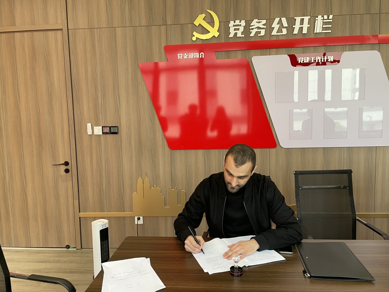 For Over a Decade, Foreign Entrepreneur Ali Has Called Zhejiang His Home_fororder_3