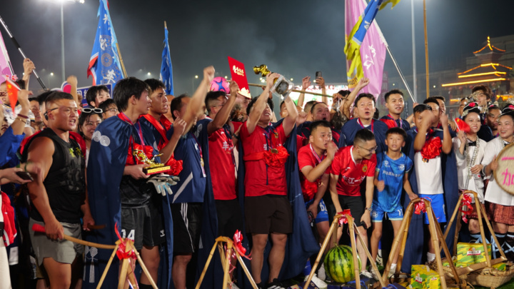 青春华章 “超”燃中国|大山里的“足球狂欢节”!一位加勒比小哥的“村超”奇遇记