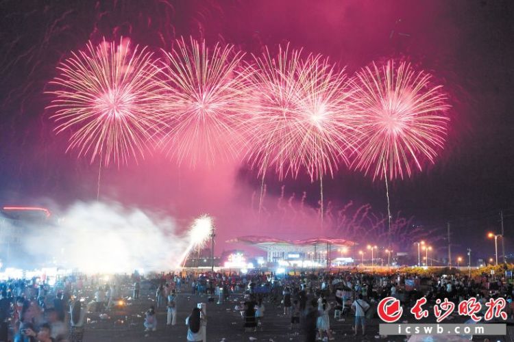 今年前7个月湖南烟花爆竹出口29.6亿元，较去年同期增长23.5%_fororder_1