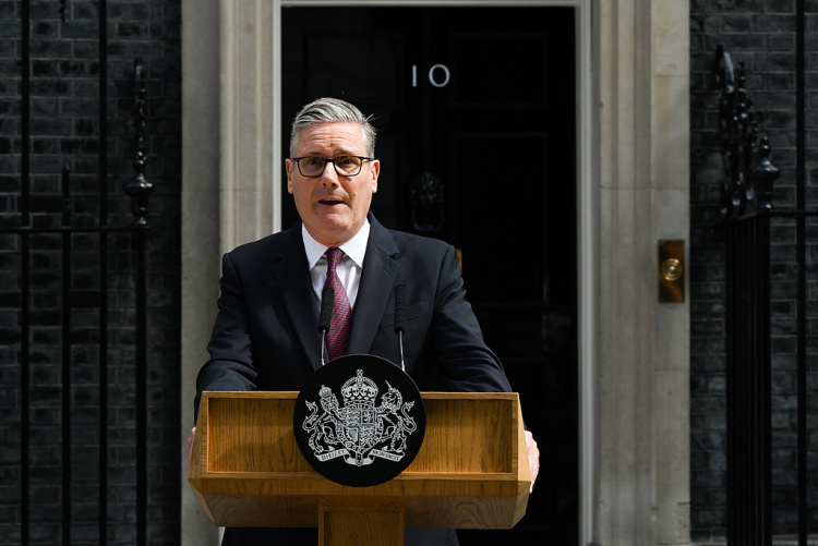 斯塔默宣布辞职后 下一任英国首相将如何产生？