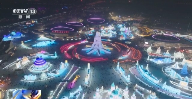 带着游客在冰天雪地里蹦迪 来看看“左右哥”的“冰雪奇缘”