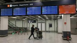 法国空中交通管制员罢工 30万旅客受影响