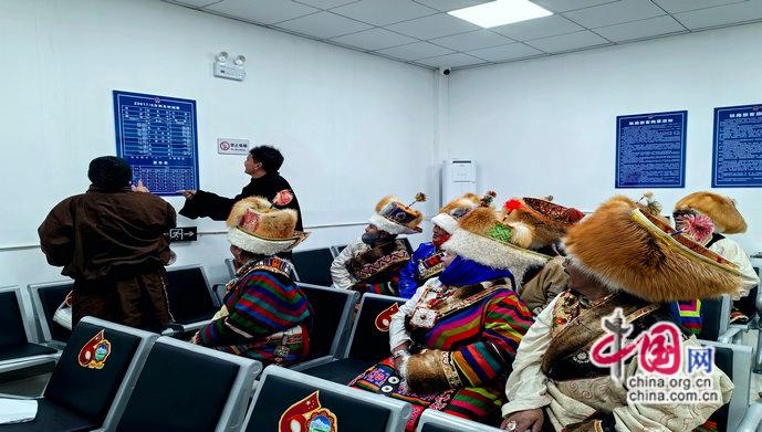 4721米，中国铁路把“民生”写进云端