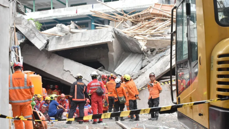 印尼学校建筑物倒塌事故遇难人数升至13人