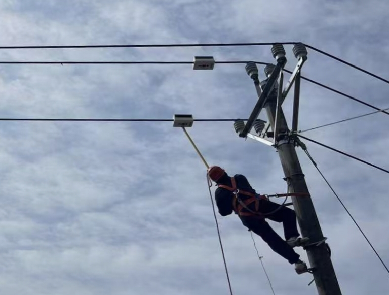 Longde, Ningxia: High-Tech Powers Grid Stability During Peak Season_fororder_图片9