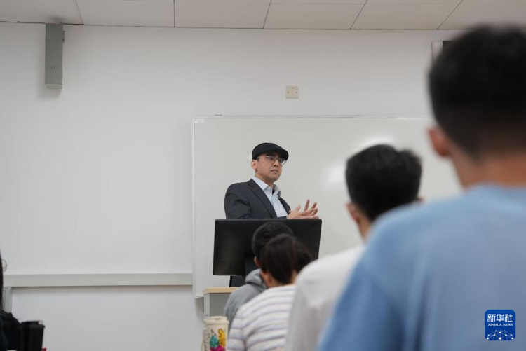 巴西汉学家沈友友：在精神的世界探寻“中国房间”_fororder_3333