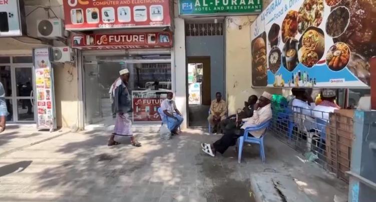 听鉴世界 | 从前线屏障到城市灯火  索马里首都显现和平迹象