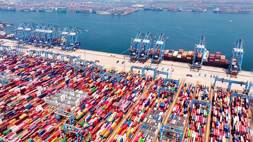 迎难而上 奋力拼搏 中国经济破浪前行_fororder_1765281238047_114