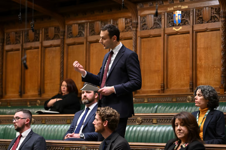 英国工党一议员辞职 或为曼彻斯特市长竞选党首铺路