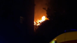 俄罗斯莫斯科一住宅楼发生火灾 致一死九伤