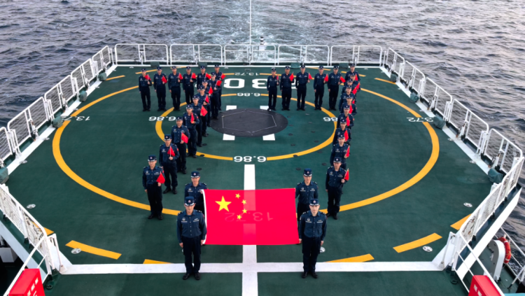视频丨万里海疆同升一面旗 共祝祖国好！