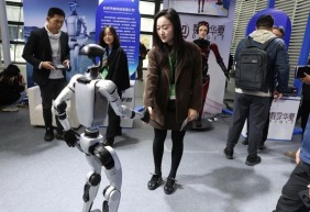 今年，人工智能味更浓