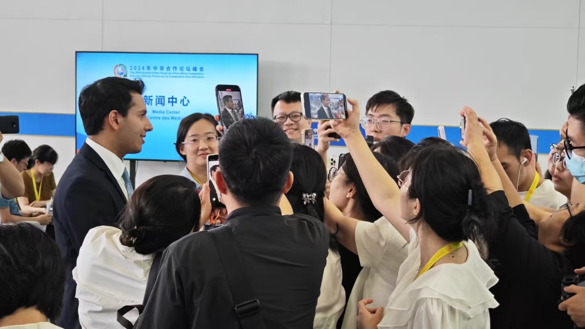资讯有故事丨中国何以赢得世界信任？外媒驻华记者方浩明这样说→
