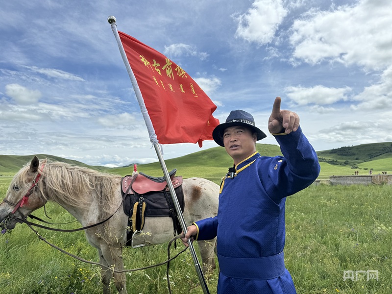 石榴花开北疆红·籽籽同心家国情 | 边防草原的“守望者”