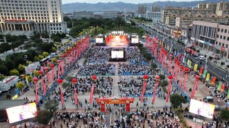 张掖山丹：烟火炒拨拉 沸腾夜经济