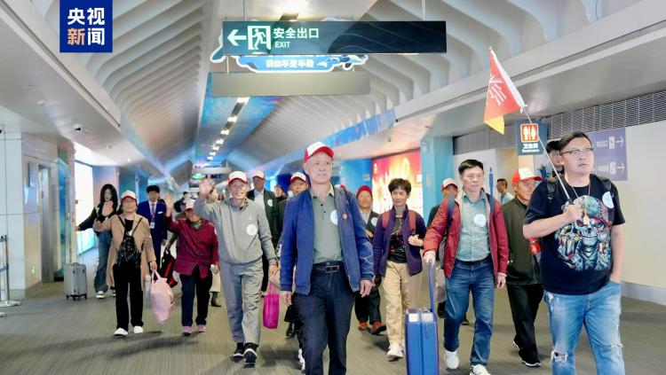 珠海深度游+香港无缝中转 “经珠港飞”首航团启程